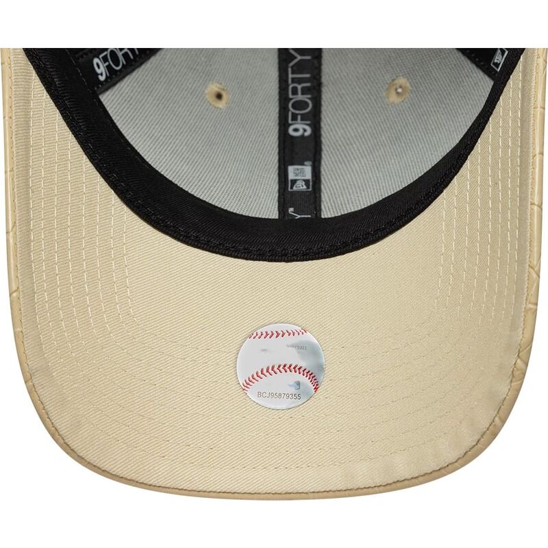 cappello-curvo-beige-cinghia-regolabile-9forty-pu-pattern-dei-new-york-yankees-mlb-di-new-era