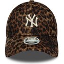 cappello-curvo-leopardato-cinghia-regolabile-9forty-leopard-cosy-dei-new-york-yankees-mlb-di-new-era