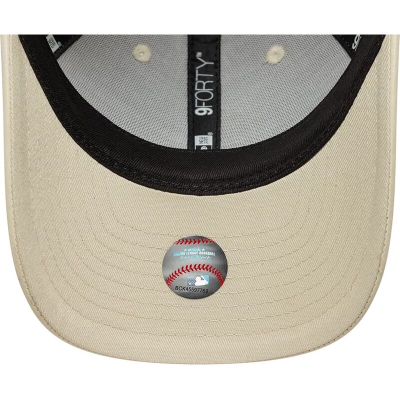 cappello-curvo-beige-snapback-9forty-m-crown-pu-diamante-dei-los-angeles-dodgers-mlb-di-new-era cappello-curvo-beige-snapback-9forty-m-crown-pu-diamante-dei-los-angeles-dodgers-mlb-di-new-era