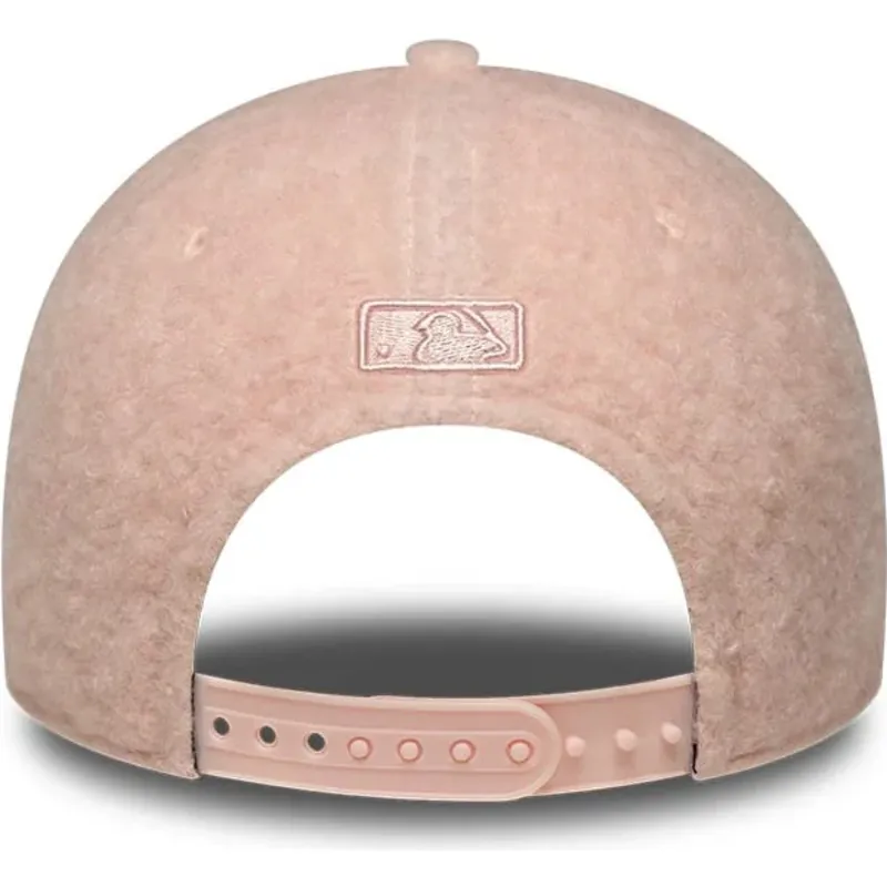cappello-curvo-rosa-snapback-rosa-9forty-m-crown-winter-borg-dei-new-york-yankees-mlb-di-new-era