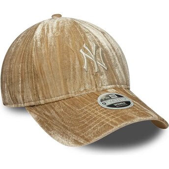 Cappello curvo beige cinghia regolabile 9TWENTY Velour dei New York Yankees MLB di New Era