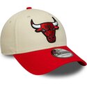 mutzen-gebogen-beige-verstellbares-band-9forty-colour-block-der-chicago-bulls-nba-von-new-era
