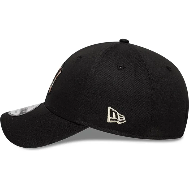 casquette-courbee-noire-ajustable-avec-logo-marron-9forty-faux-pony-infill-new-york-yankees-mlb-new-era casquette-courbee-noire-ajustable-avec-logo-marron-9forty-faux-pony-infill-new-york-yankees-mlb-new-era