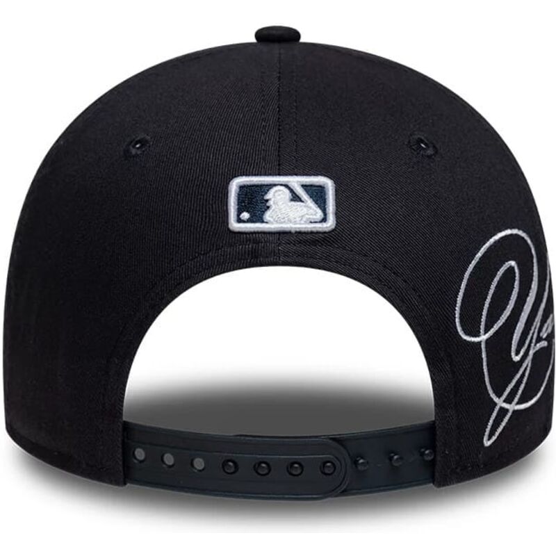 cappello-curvo-blu-marino-snapback-9forty-m-crown-side-script-dei-new-york-yankees-mlb-di-new-era