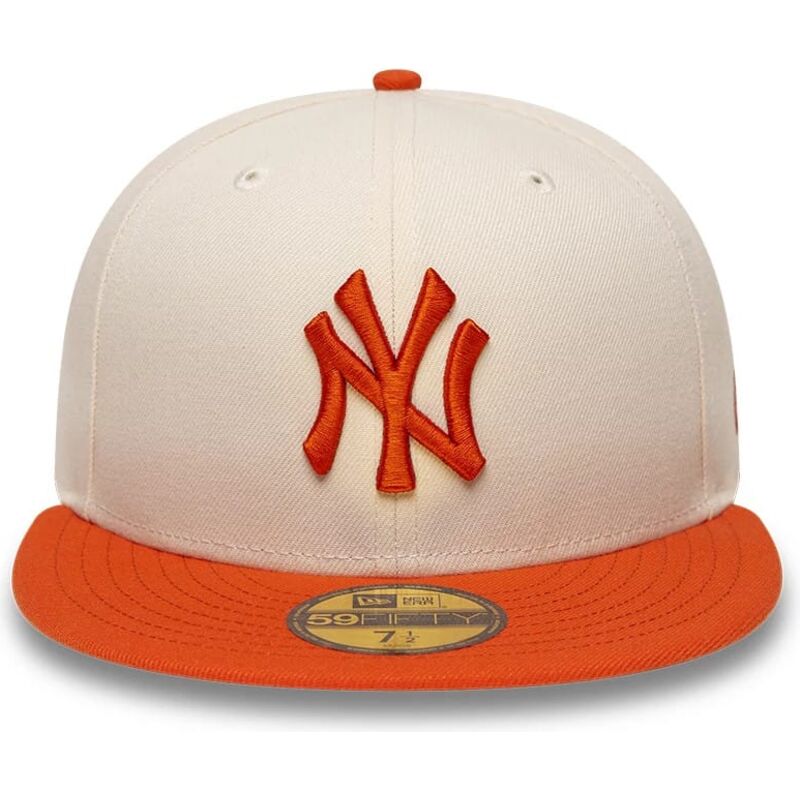 cappello-piatto-beige-aderente-59fifty-league-essential-dei-new-york-yankees-mlb-di-new-era