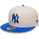 casquette-plate-beige-et-bleue-ajustee-avec-logo-bleu-59fifty-league-essential-new-york-yankees-mlb-new-era