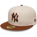 mutzen-flach-braun-angepasst-59fifty-league-essential-der-new-york-yankees-mlb-von-new-era