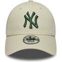 cappello-curvo-beige-cinghia-regolabile-9forty-league-essential-dei-new-york-yankees-mlb-di-new-era