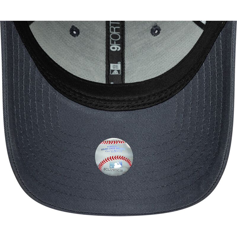 cappello-curvo-grigio-cinghia-regolabile-9forty-league-essential-dei-new-york-yankees-mlb-di-new-era