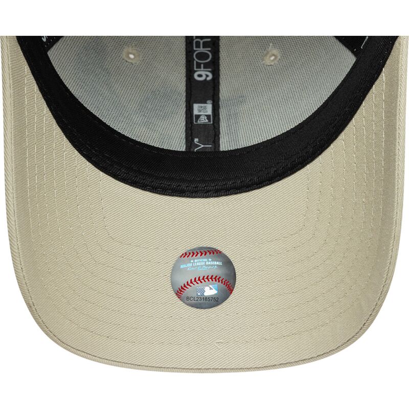 mutzen-gebogen-beige-verstellbares-band-9forty-outdoor-icon-der-los-angeles-dodgers-mlb-von-new-era