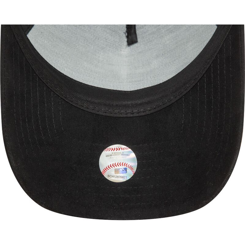 casquette-courbee-noire-snapback-avec-logo-noir-e-frame-faux-suede-new-york-yankees-mlb-new-era casquette-courbee-noire-snapback-avec-logo-noir-e-frame-faux-suede-new-york-yankees-mlb-new-era