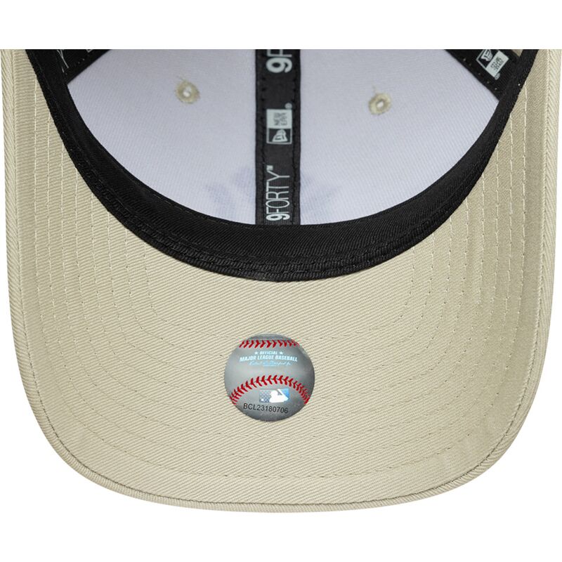 cappello-curvo-beige-snapback-9forty-m-crown-dei-new-york-yankees-mlb-di-new-era