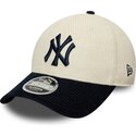 cappello-curvo-beige-cinghia-regolabile-9forty-m-crown-cord-dei-new-york-yankees-mlb-di-new-era