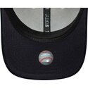 casquette-courbee-beige-et-bleue-marine-ajustable-avec-logo-bleu-marine-9forty-m-crown-cord-new-york-yankees-mlb-new-era