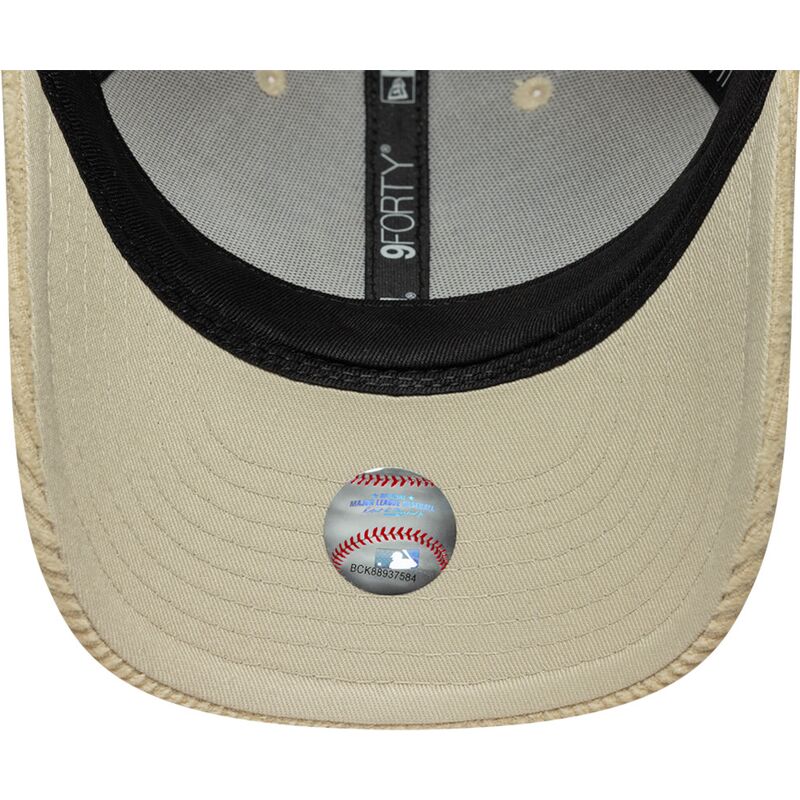 mutzen-gebogen-beige-verstellbares-band-9forty-m-crown-cord-der-new-york-yankees-mlb-von-new-era mutzen-gebogen-beige-verstellbares-band-9forty-m-crown-cord-der-new-york-yankees-mlb-von-new-era