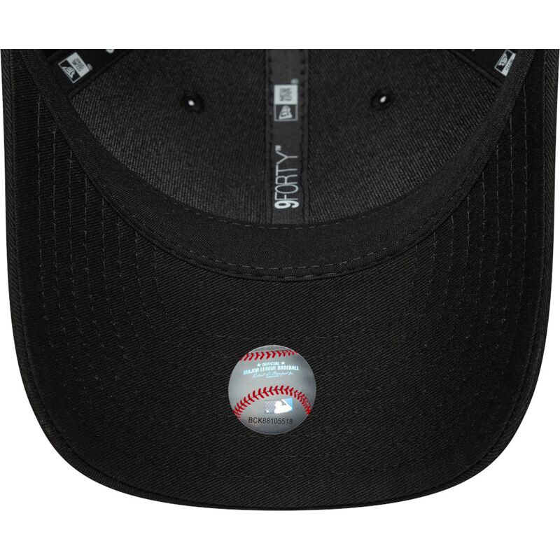 casquette-courbee-noire-snapback-9forty-m-crown-new-york-yankees-mlb-new-era