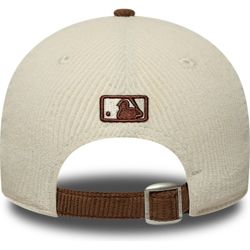 mutzen-gebogen-braun-verstellbares-band-9forty-m-crown-cord-der-new-york-yankees-mlb-von-new-era mutzen-gebogen-braun-verstellbares-band-9forty-m-crown-cord-der-new-york-yankees-mlb-von-new-era