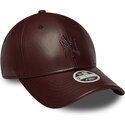 casquette-courbee-marron-snapback-pour-femme-9forty-m-crown-pu-diamante-new-york-yankees-mlb-new-era
