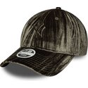 mutzen-gebogen-grun-verstellbares-band-9twenty-velour-der-new-york-yankees-mlb-von-new-era