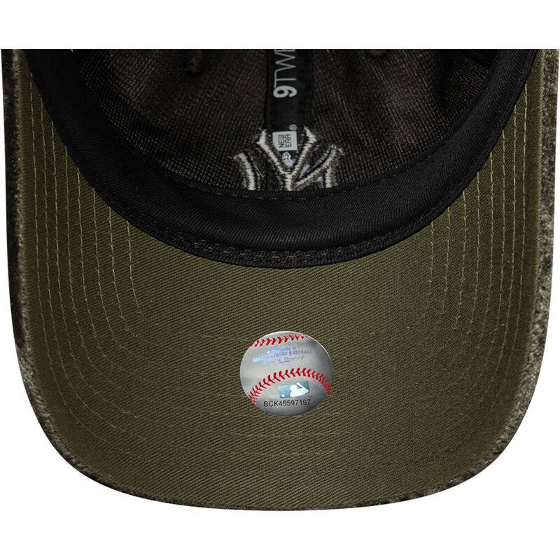 casquette-courbee-verte-ajustable-pour-femme-avec-logo-vert-9twenty-velour-new-york-yankees-mlb-new-era