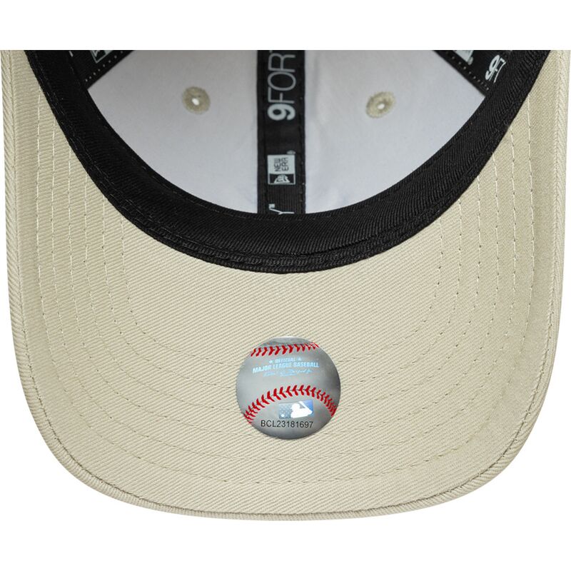 cappello-curvo-beige-cinghia-regolabile-per-bambino-rosa-9forty-dino-icon-dei-new-york-yankees-mlb-di-new-era