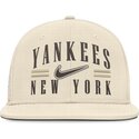 casquette-plate-beige-ajustee-dri-fit-true-structured-aero-bill-new-york-yankees-mlb-nike