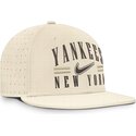 mutzen-flach-beige-angepasst-dri-fit-true-structured-aero-bill-der-new-york-yankees-mlb-von-nike