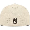 cappello-piatto-beige-aderente-dri-fit-true-structured-aero-bill-dei-new-york-yankees-mlb-di-nike