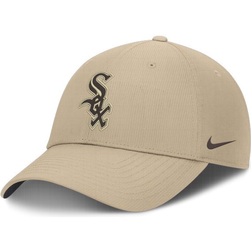 cappello-curvo-beige-cinghia-regolabile-club-structured-uv-poly-ripstop-dei-chicago-white-sox-mlb-di-nike cappello-curvo-beige-cinghia-regolabile-club-structured-uv-poly-ripstop-dei-chicago-white-sox-mlb-di-nike