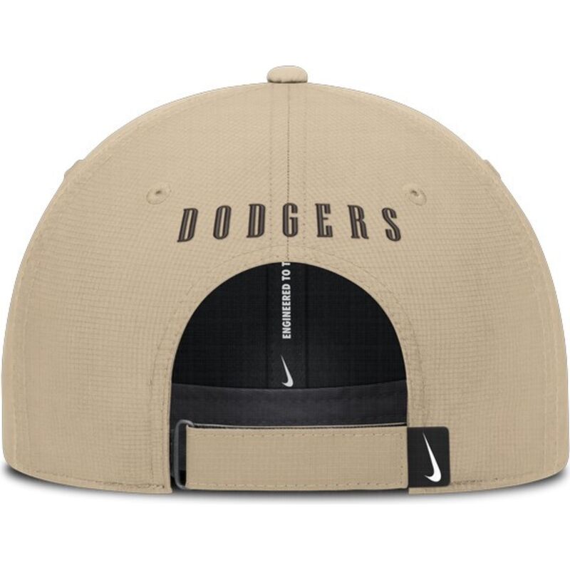 cappello-curvo-beige-cinghia-regolabile-club-structured-uv-poly-ripstop-dei-los-angeles-dodgers-mlb-di-nike cappello-curvo-beige-cinghia-regolabile-club-structured-uv-poly-ripstop-dei-los-angeles-dodgers-mlb-di-nike