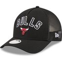 cappello-curvo-nero-snapback-9forty-m-crown-a-frame-pomp-dei-chicago-bulls-nba-di-new-era