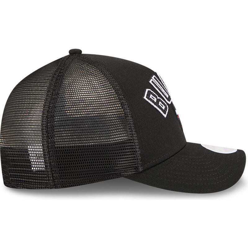 cappello-curvo-nero-snapback-9forty-m-crown-a-frame-pomp-dei-chicago-bulls-nba-di-new-era