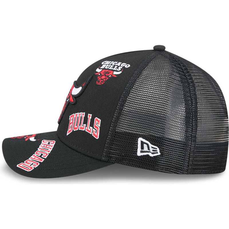 cappello-curvo-nero-snapback-9forty-m-crown-a-frame-all-over-dei-chicago-bulls-nba-di-new-era