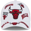 cappello-curvo-bianco-snapback-9forty-m-crown-a-frame-all-over-dei-chicago-bulls-nba-di-new-era