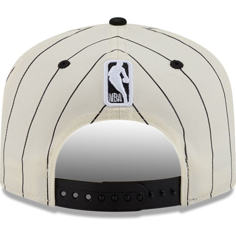 cappello-curvo-beige-snapback-19twenty-pinstripe-dei-chicago-bulls-nba-di-new-era