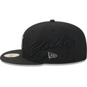 cappello-piatto-nero-aderente-59fifty-side-script-dei-new-york-yankees-mlb-di-new-era