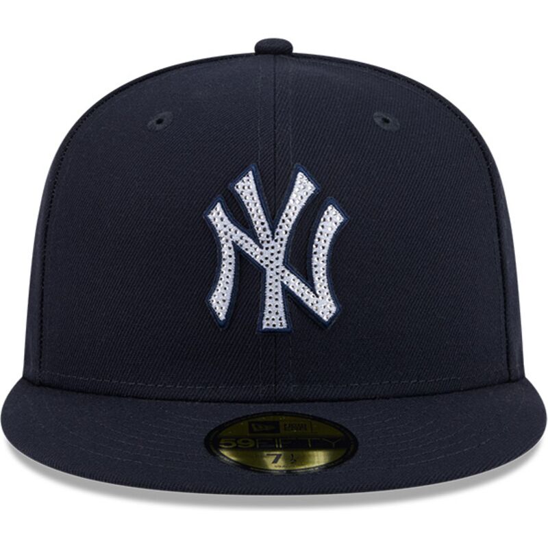cappello-piatto-blu-marino-aderente-59fifty-rhinestone-badge-dei-new-york-yankees-mlb-di-new-era cappello-piatto-blu-marino-aderente-59fifty-rhinestone-badge-dei-new-york-yankees-mlb-di-new-era