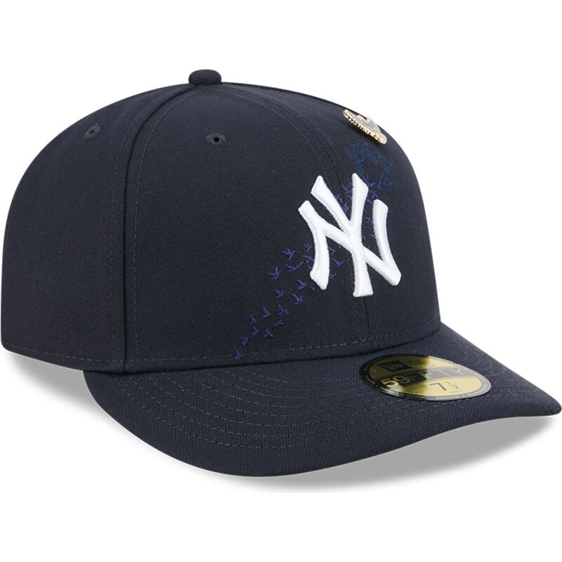 cappello-curvo-blu-marino-aderente-59fifty-pin-na-lifestyle-f1-dei-new-york-yankees-mlb-di-new-era