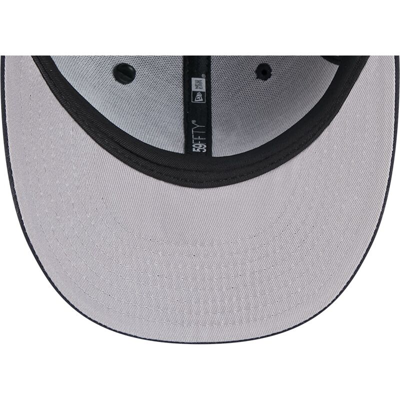 cappello-curvo-blu-marino-aderente-59fifty-pin-na-lifestyle-f1-dei-new-york-yankees-mlb-di-new-era