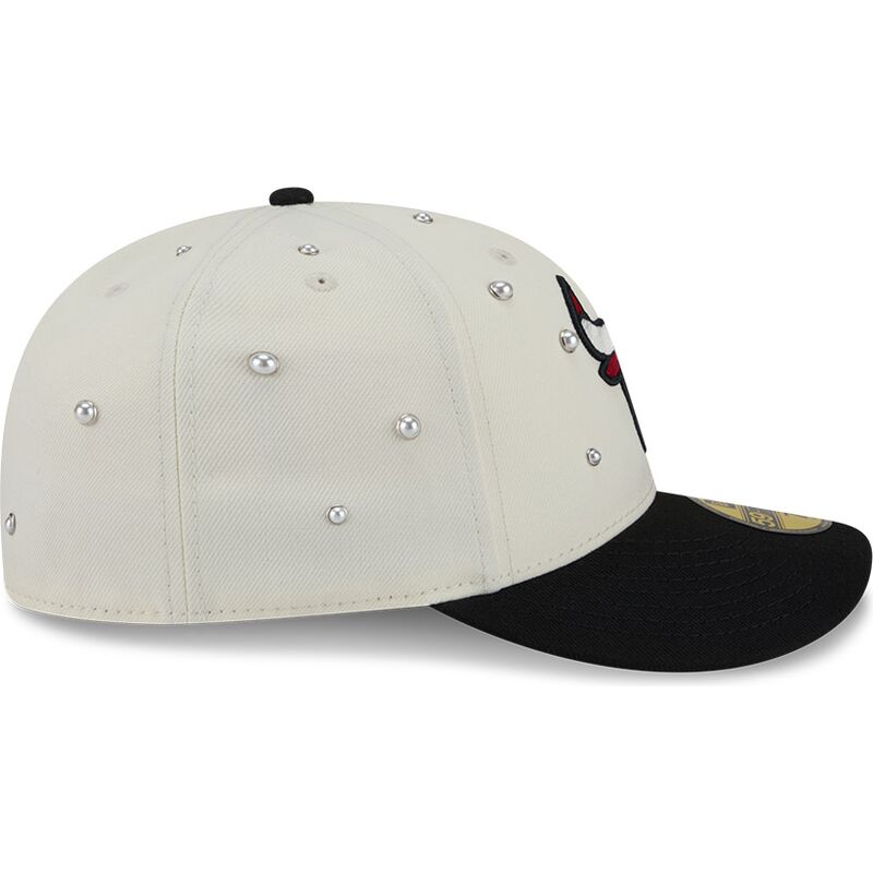 cappello-curvo-beige-aderente-59fifty-beads-na-lifestyle-f1-dei-chicago-bulls-nba-di-new-era