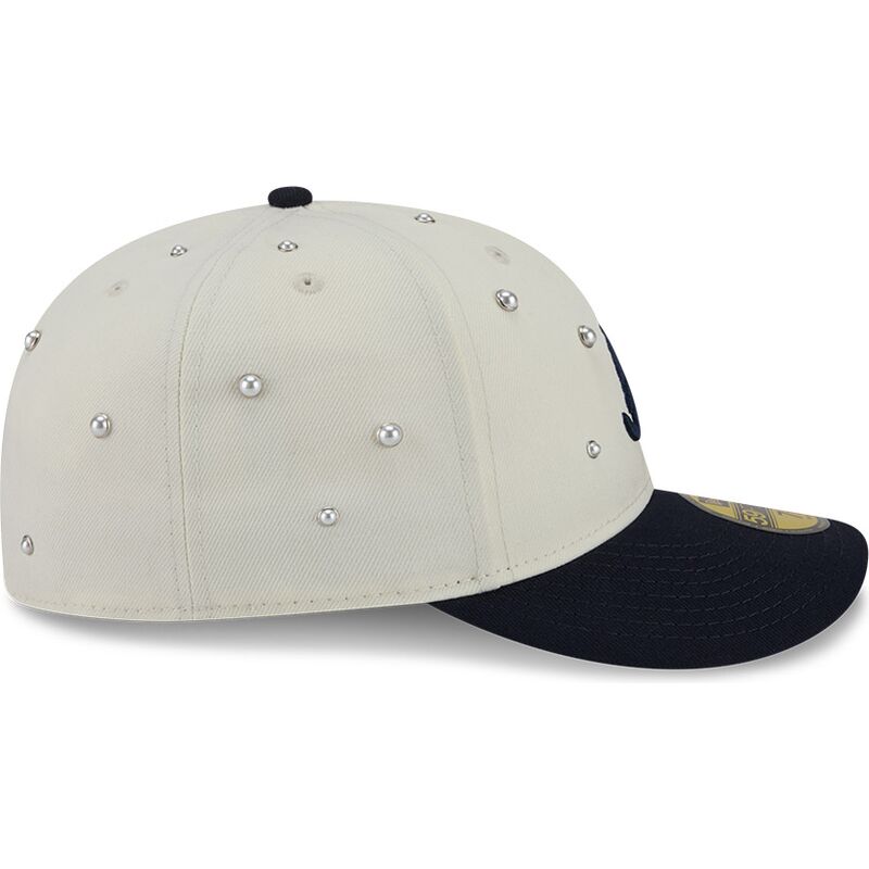 cappello-curvo-beige-aderente-59fifty-beads-na-lifestyle-f1-dei-atlanta-braves-mlb-di-new-era