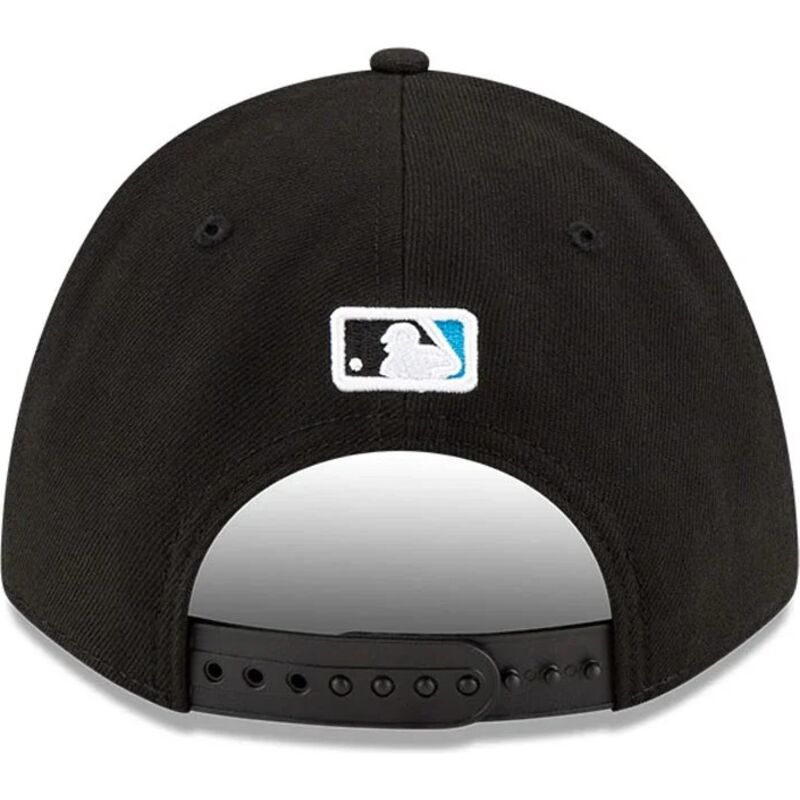 cappello-curvo-nero-snapback-9forty-m-crown-player-replica-dei-miami-marlins-mlb-di-new-era cappello-curvo-nero-snapback-9forty-m-crown-player-replica-dei-miami-marlins-mlb-di-new-era