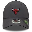 cappello-curvo-grigio-cinghia-regolabile-9forty-recycled-dei-chicago-bulls-nba-di-new-era