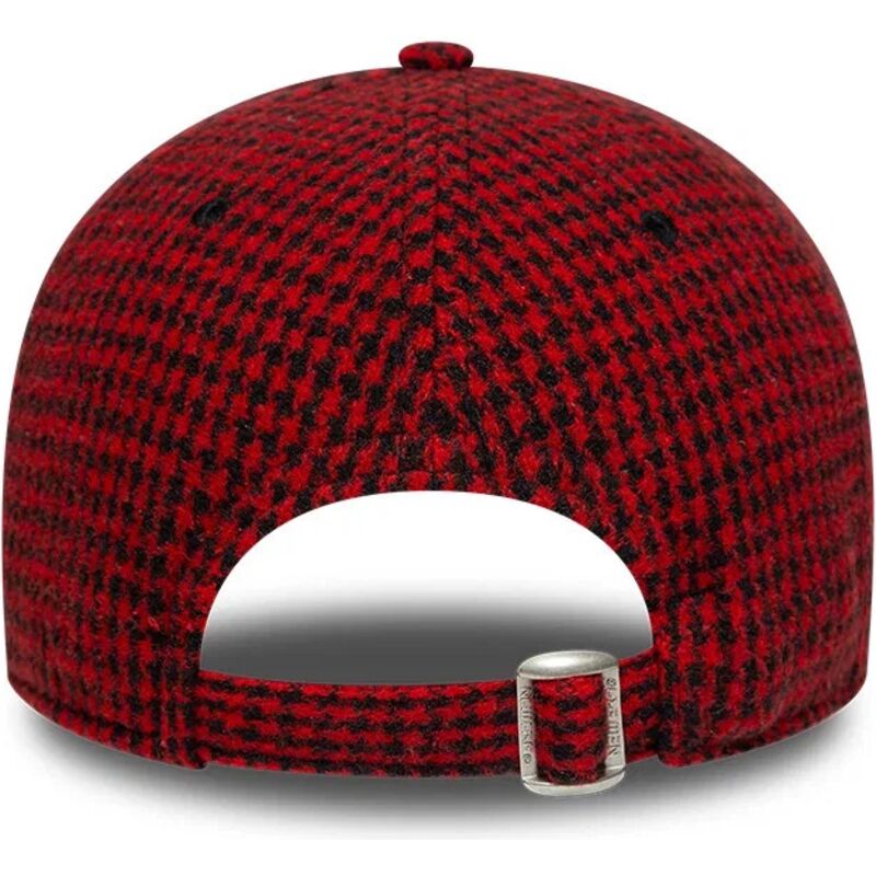 cappello-curvo-rosso-cinghia-regolabile-9forty-houndstooth-dei-ac-milan-serie-a-di-new-era cappello-curvo-rosso-cinghia-regolabile-9forty-houndstooth-dei-ac-milan-serie-a-di-new-era