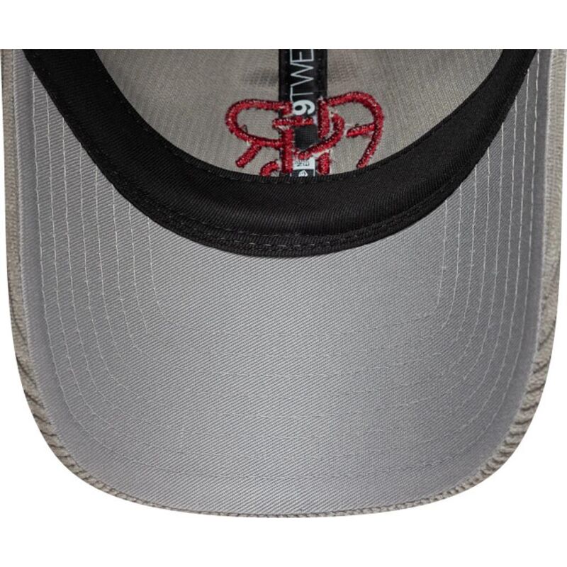casquette-courbee-grise-ajustable-avec-logo-rouge-9twenty-fleck-cord-associazione-sportiva-roma-serie-a-new-era