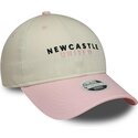 mutzen-gebogen-beige-verstellbares-band-rosa-9twenty-der-newcastle-united-football-club-premier-league-von-new-era