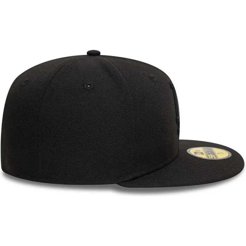 cappello-piatto-nero-chiuso-con-logo-nero-59fifty-league-essential-dei-los-angeles-dodgers-mlb-di-new-era cappello-piatto-nero-chiuso-con-logo-nero-59fifty-league-essential-dei-los-angeles-dodgers-mlb-di-new-era