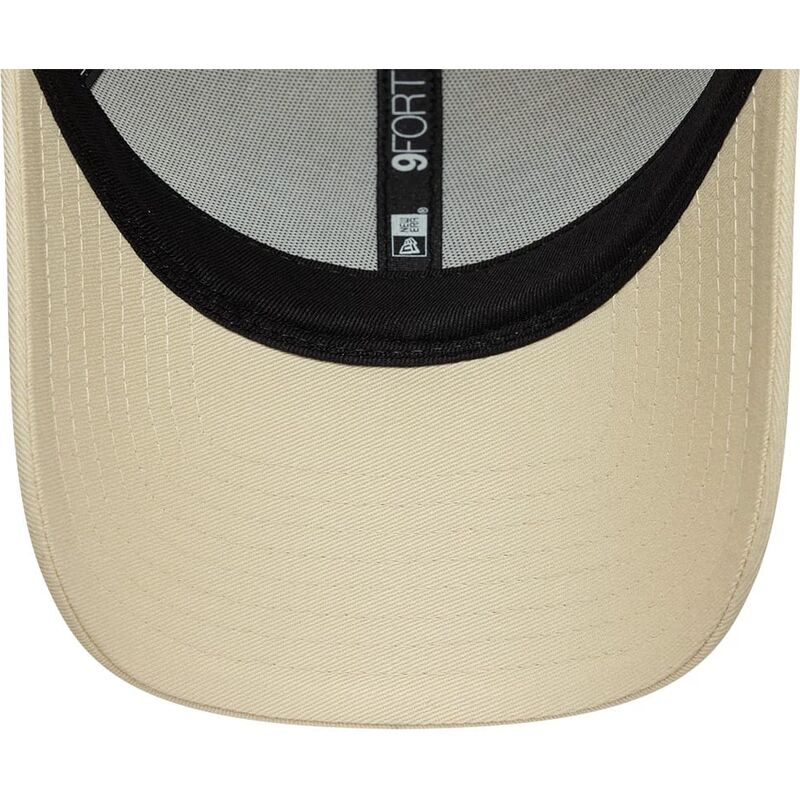 mutzen-gebogen-beige-verstellbares-band-9forty-core-der-ducati-motor-motogp-von-new-era