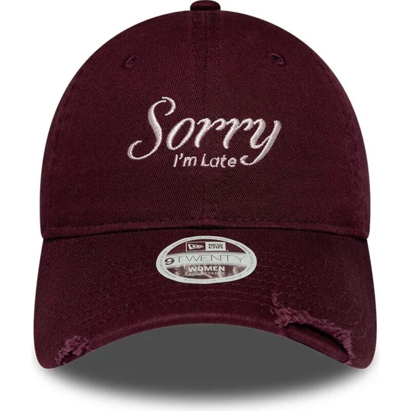 cappello-curvo-rosso-cinghia-regolabile-9twenty-slogan-sorry-i-m-late-di-new-era