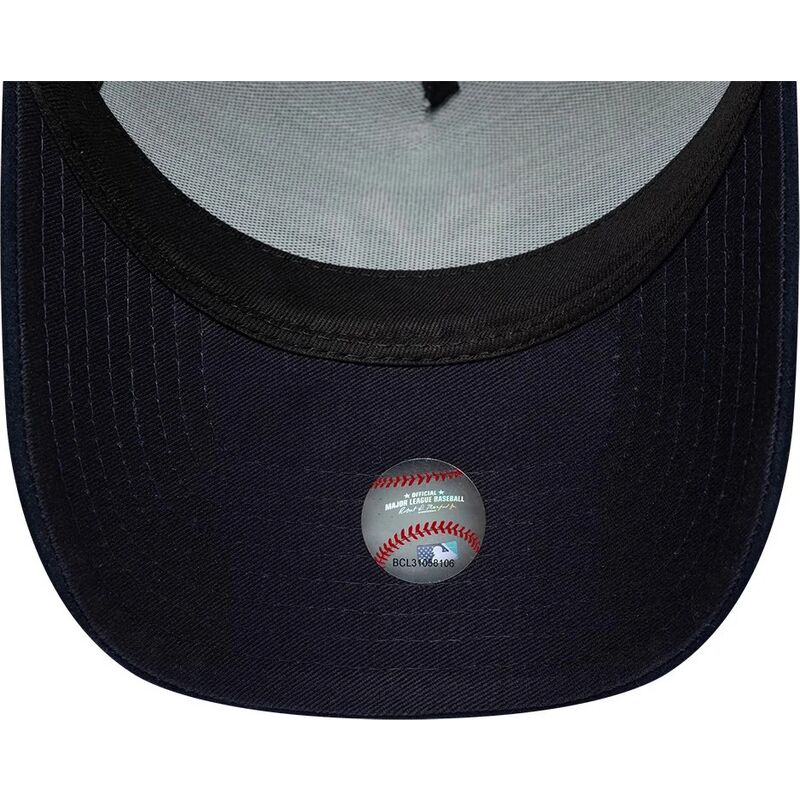 mutzen-gebogen-grun-snapback-9forty-e-frame-suede-visor-der-new-york-yankees-mlb-von-new-era